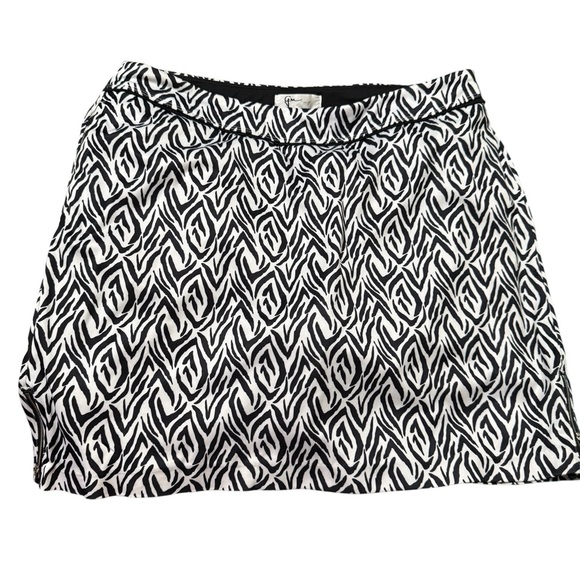 B86 Golf Stylish Black and White Patterned Skort - Picture 1 of 4